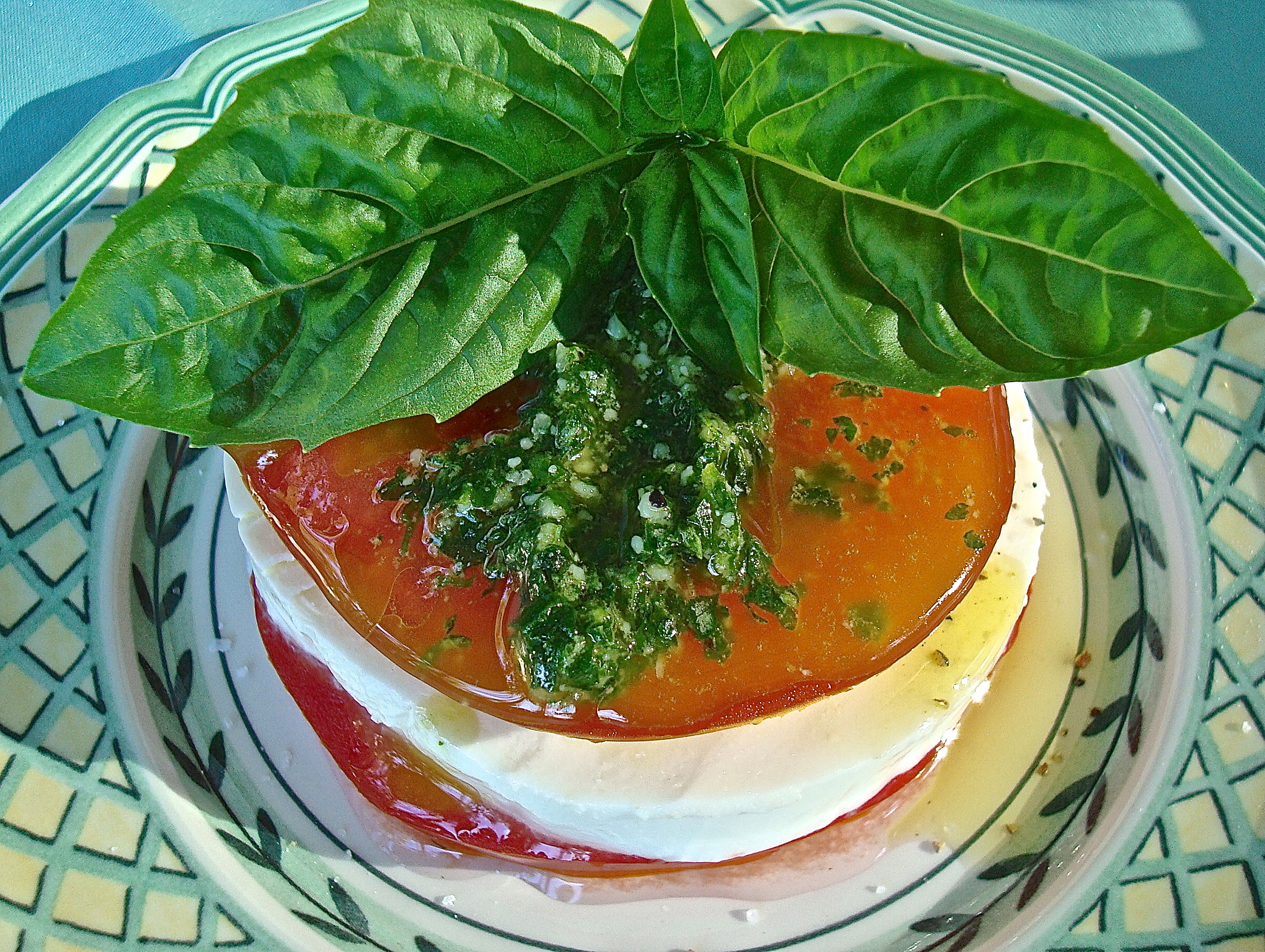 tomato caprese with pesto vinaigrette