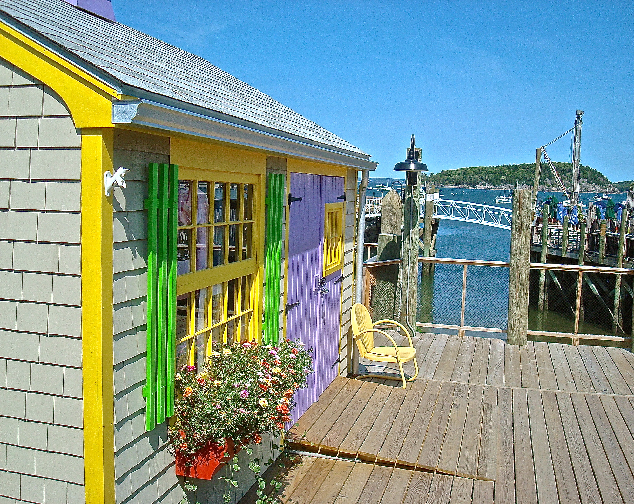 colorful shop in bar harbor Maine