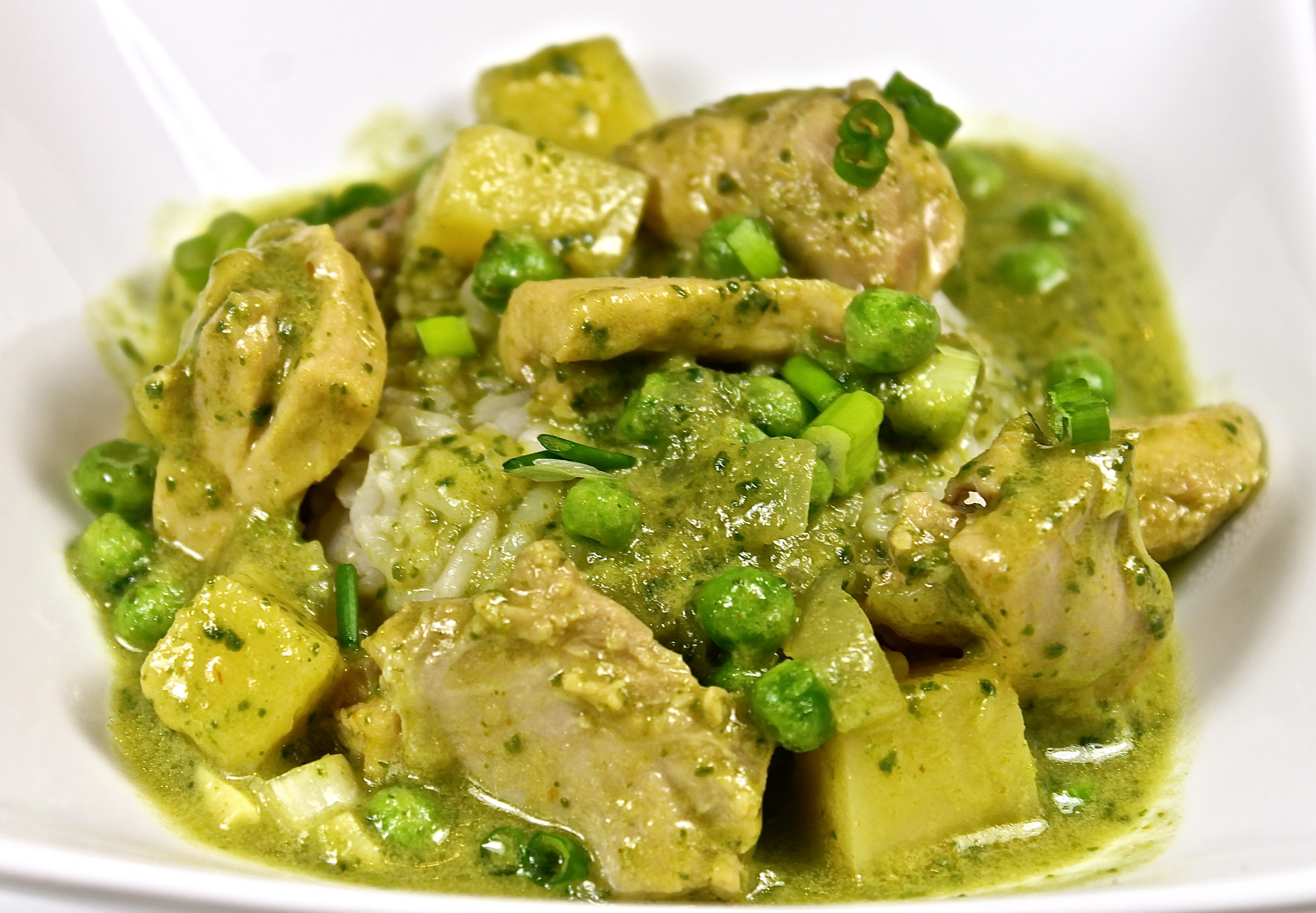 Green Vegetable Curry With Chicken