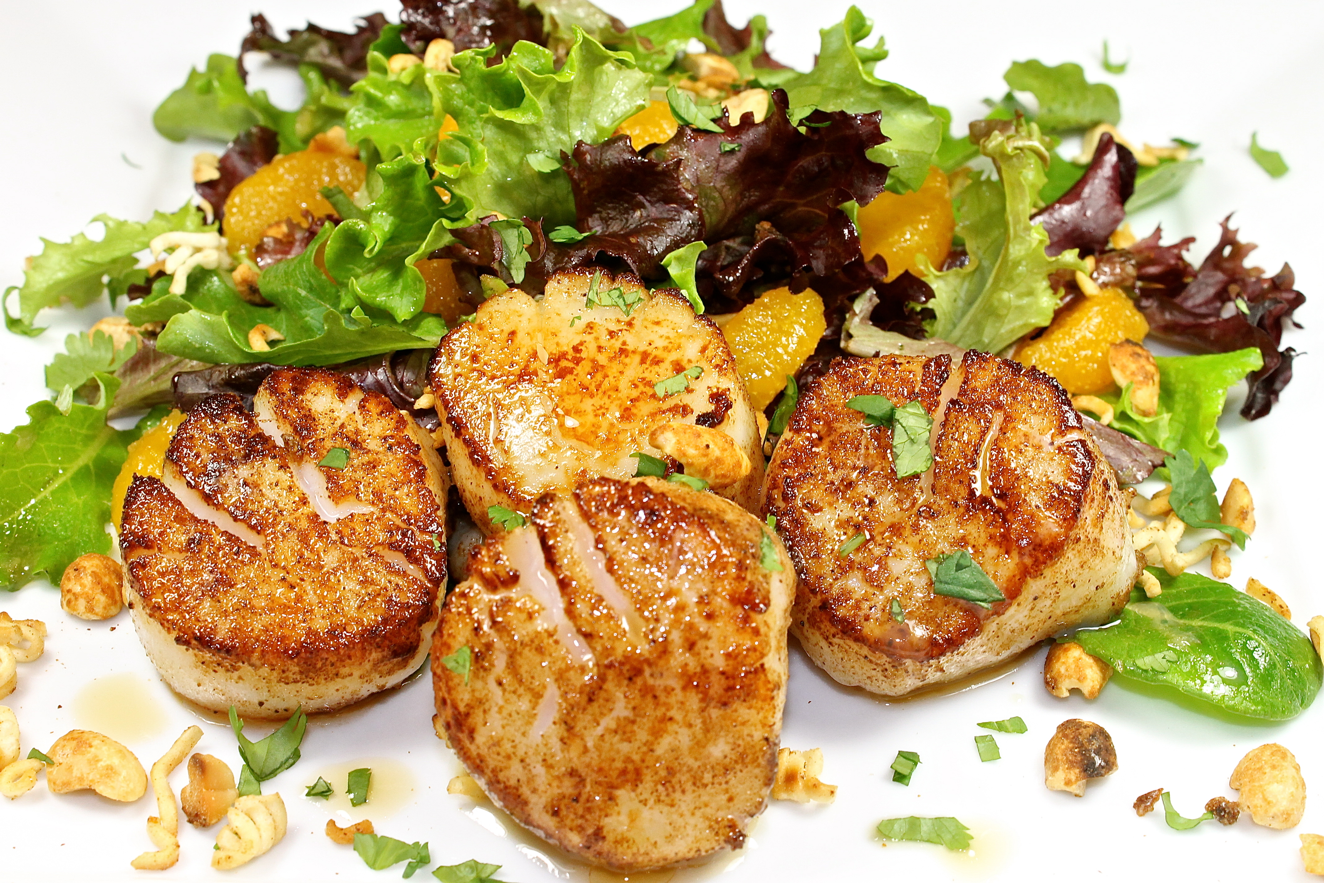 Chinese Five Spice Seared Scallops With Asian Salad