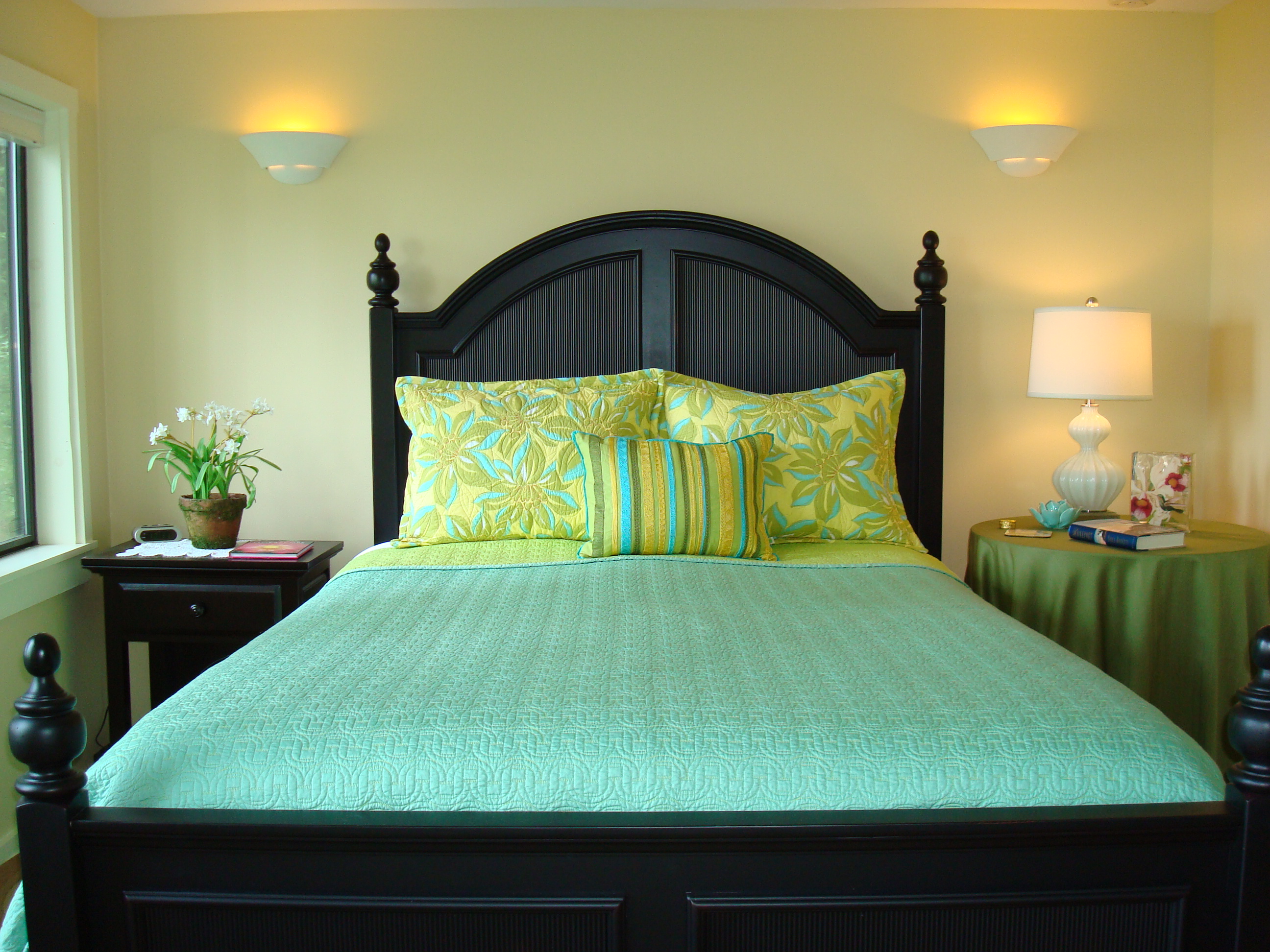 maine cottage master bedroom