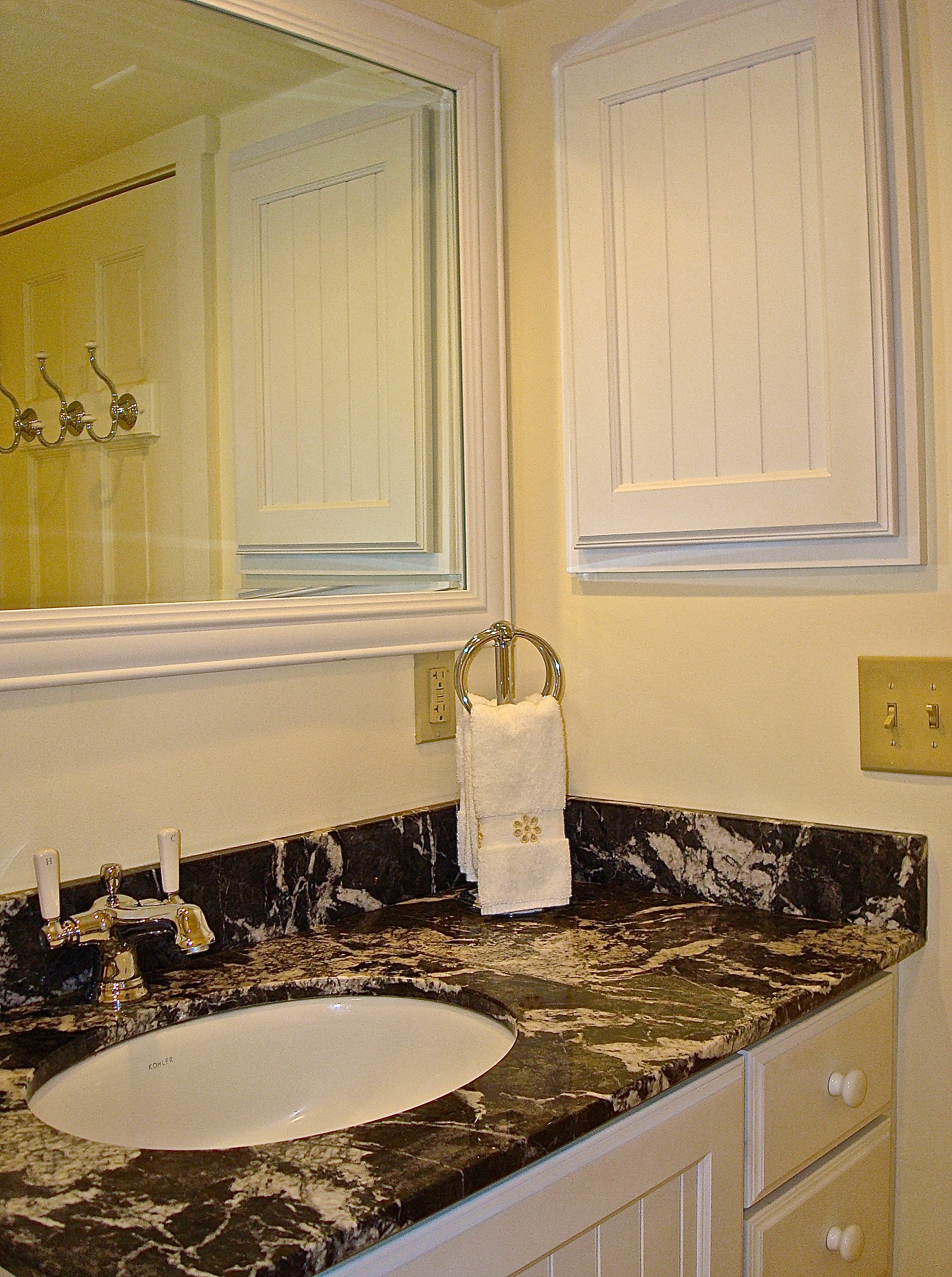 cottage bathroom