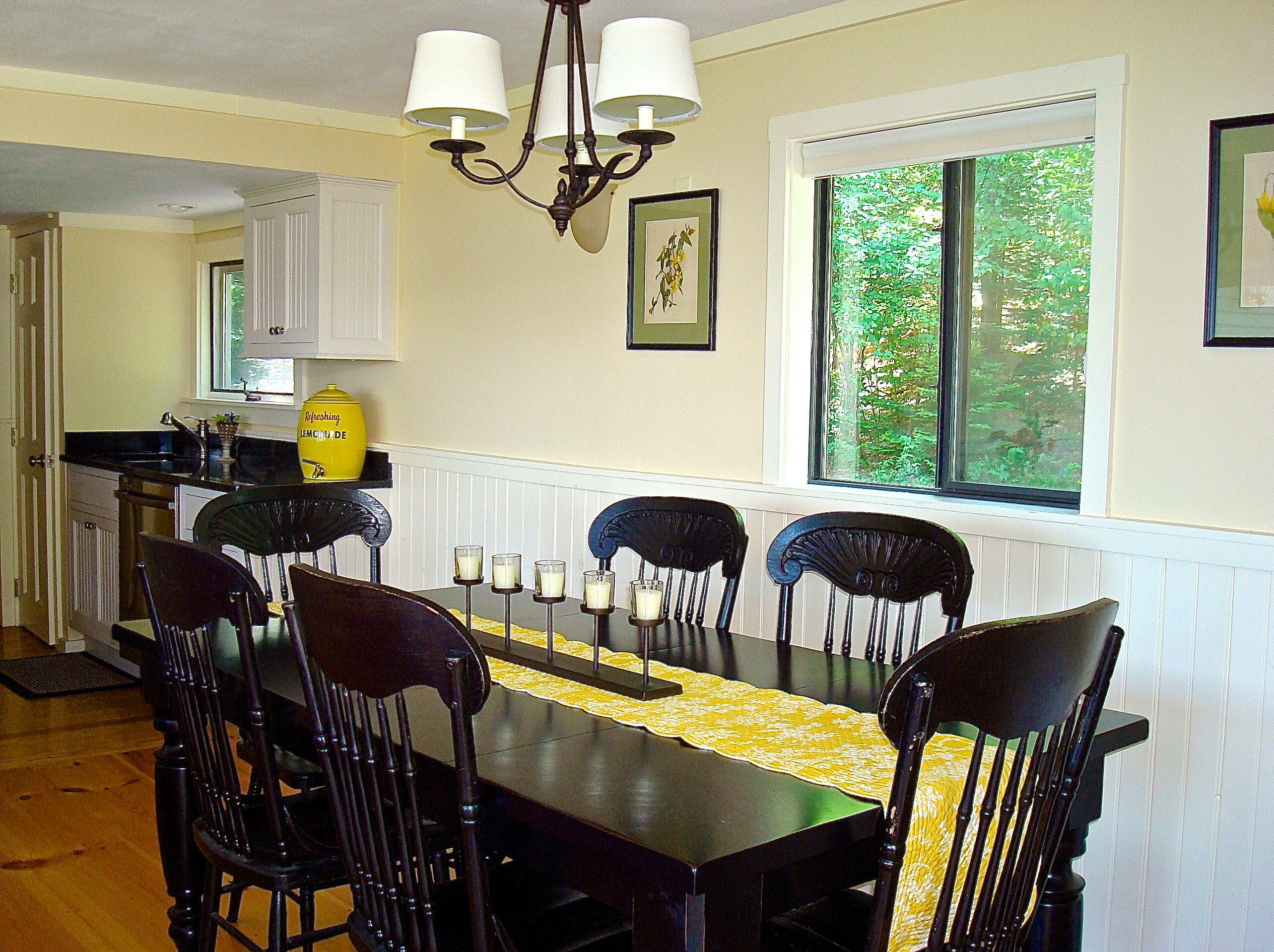 Maine cottage dining room