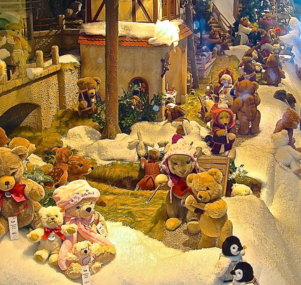 Stuffed Animals In Animated Holiday Scenes