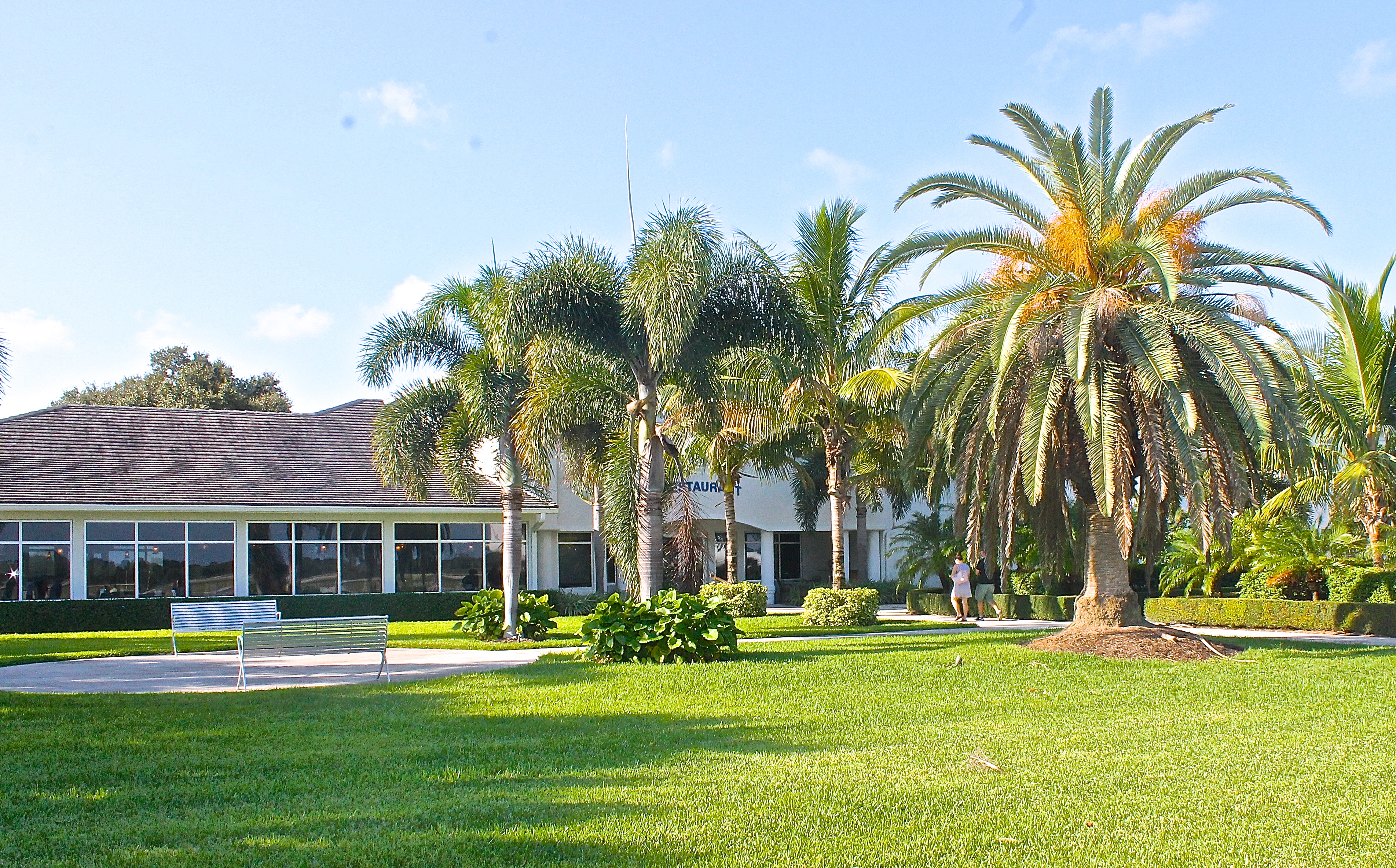 C. J. Cannon's Restaurant At The Vero Beach Regional Airport