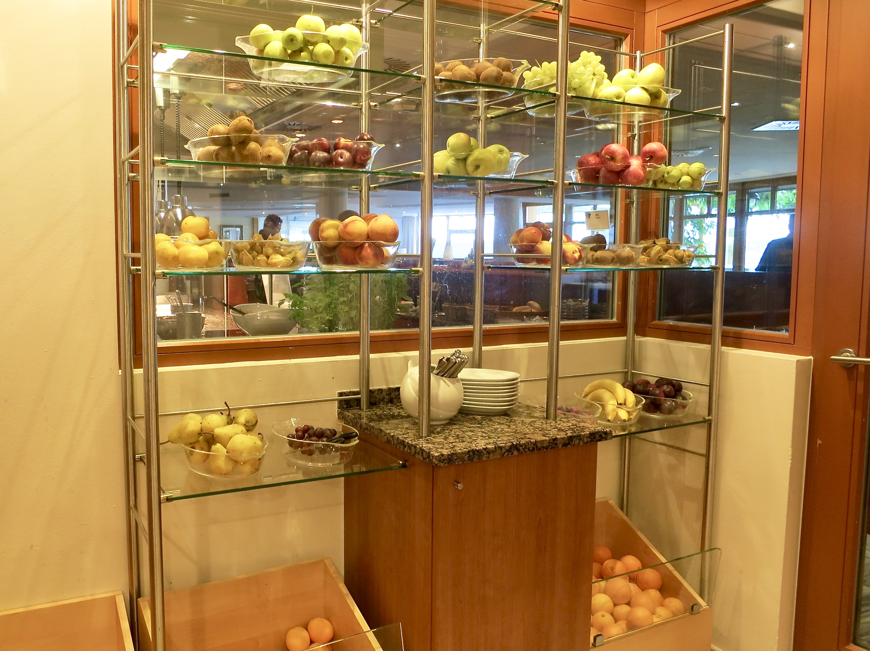 cooled-fruit-room