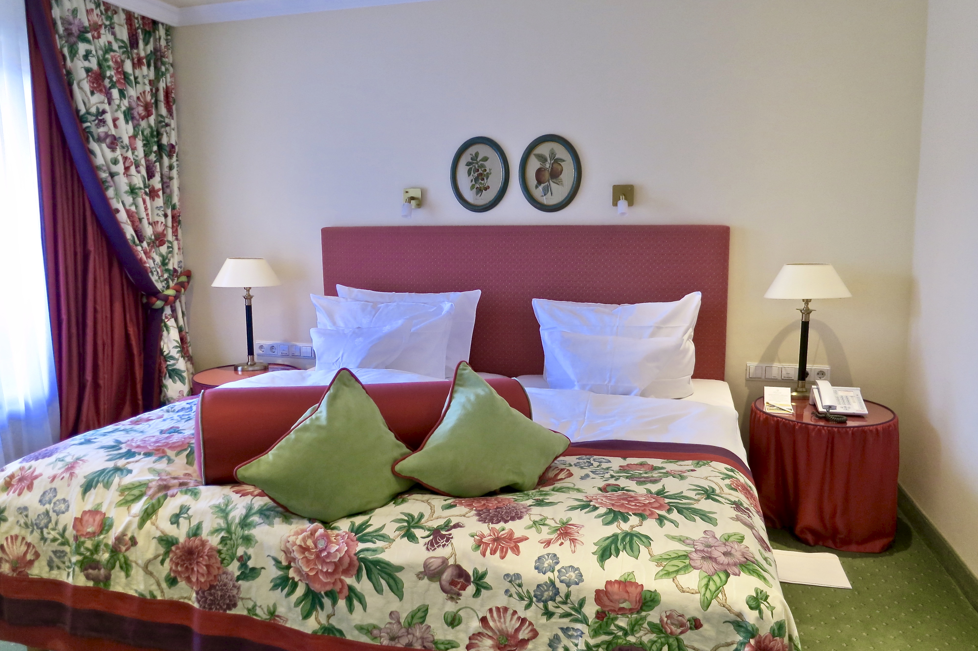 lovely-room-at-hotel-bareiss