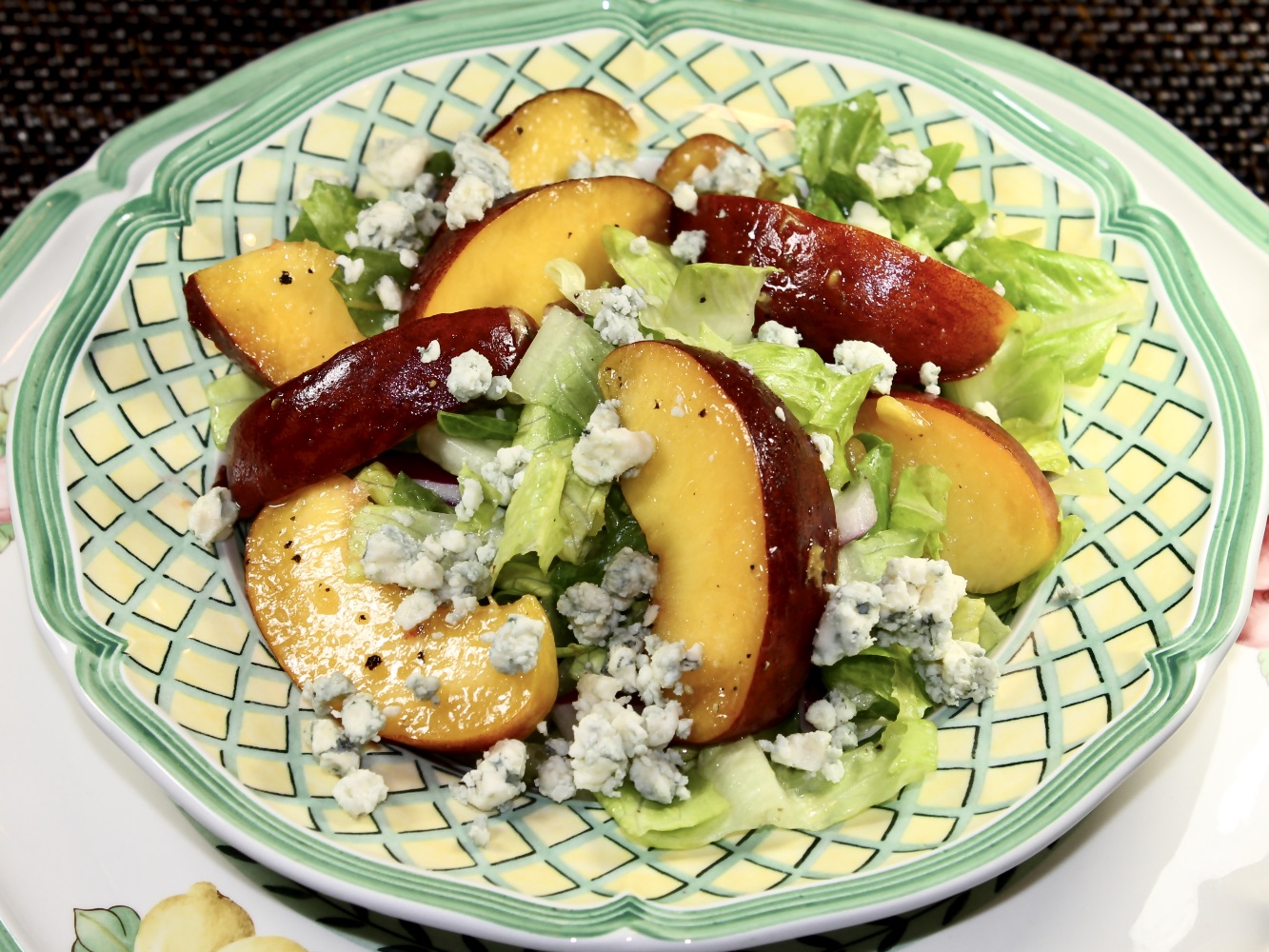 peach and blue cheese salad