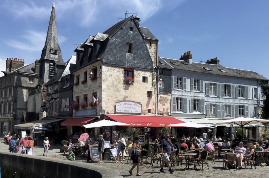outdoor cafe Honfleur