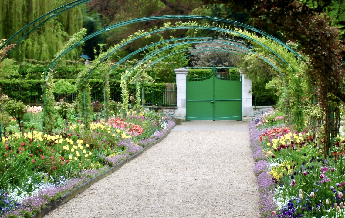 the grand alley in Monet's garden