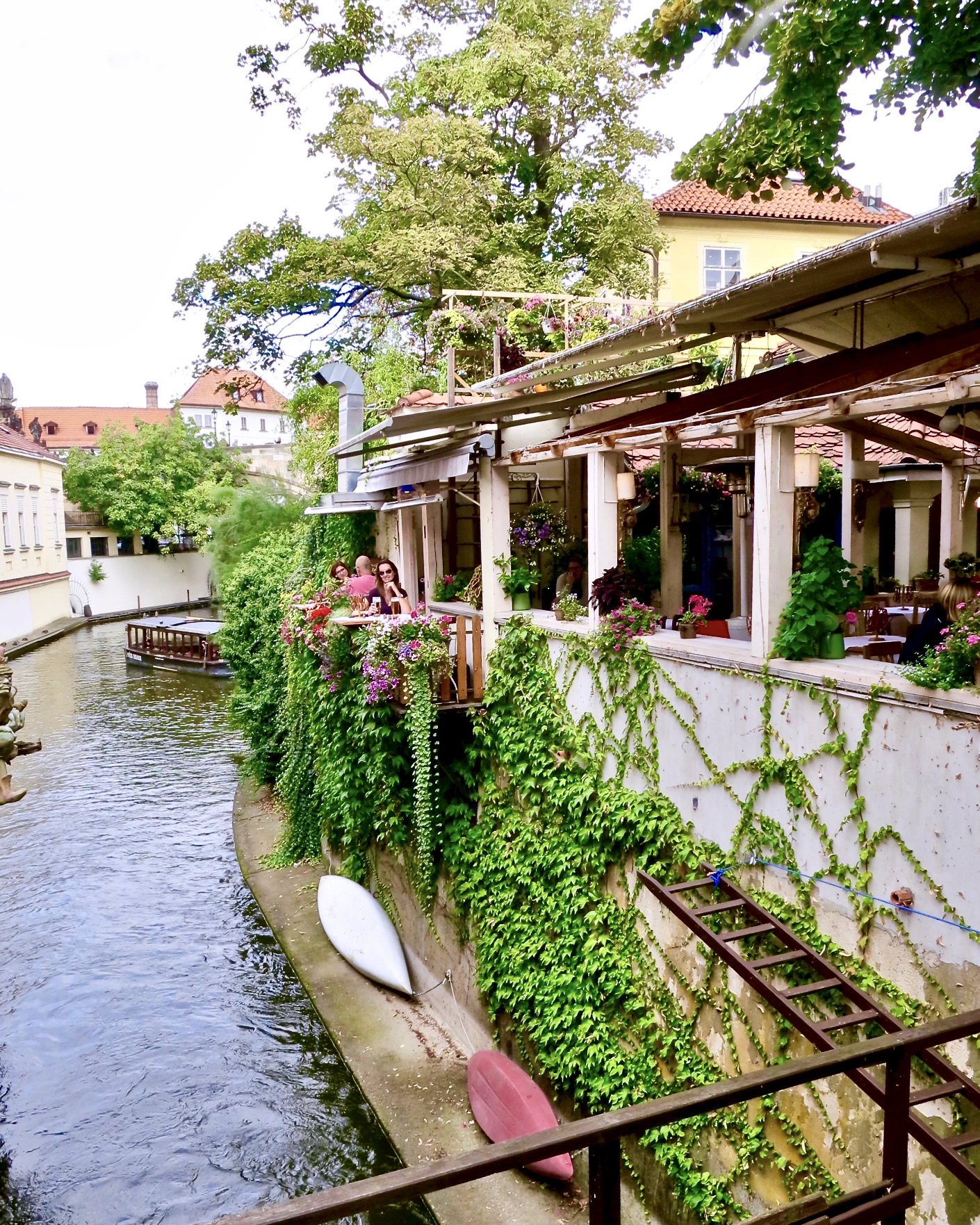 restaurant on Kampa Island