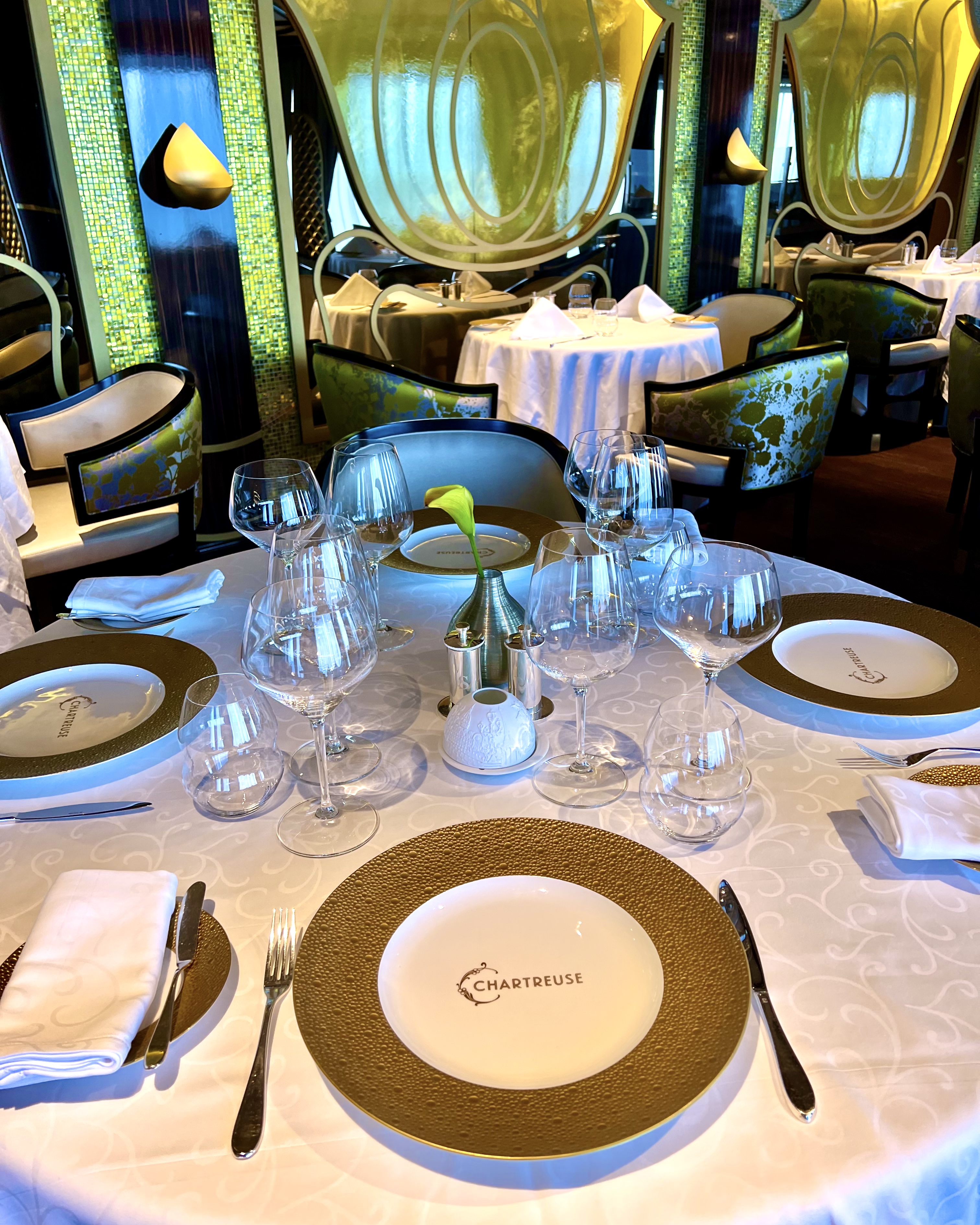 chartreuse specialty restaurant