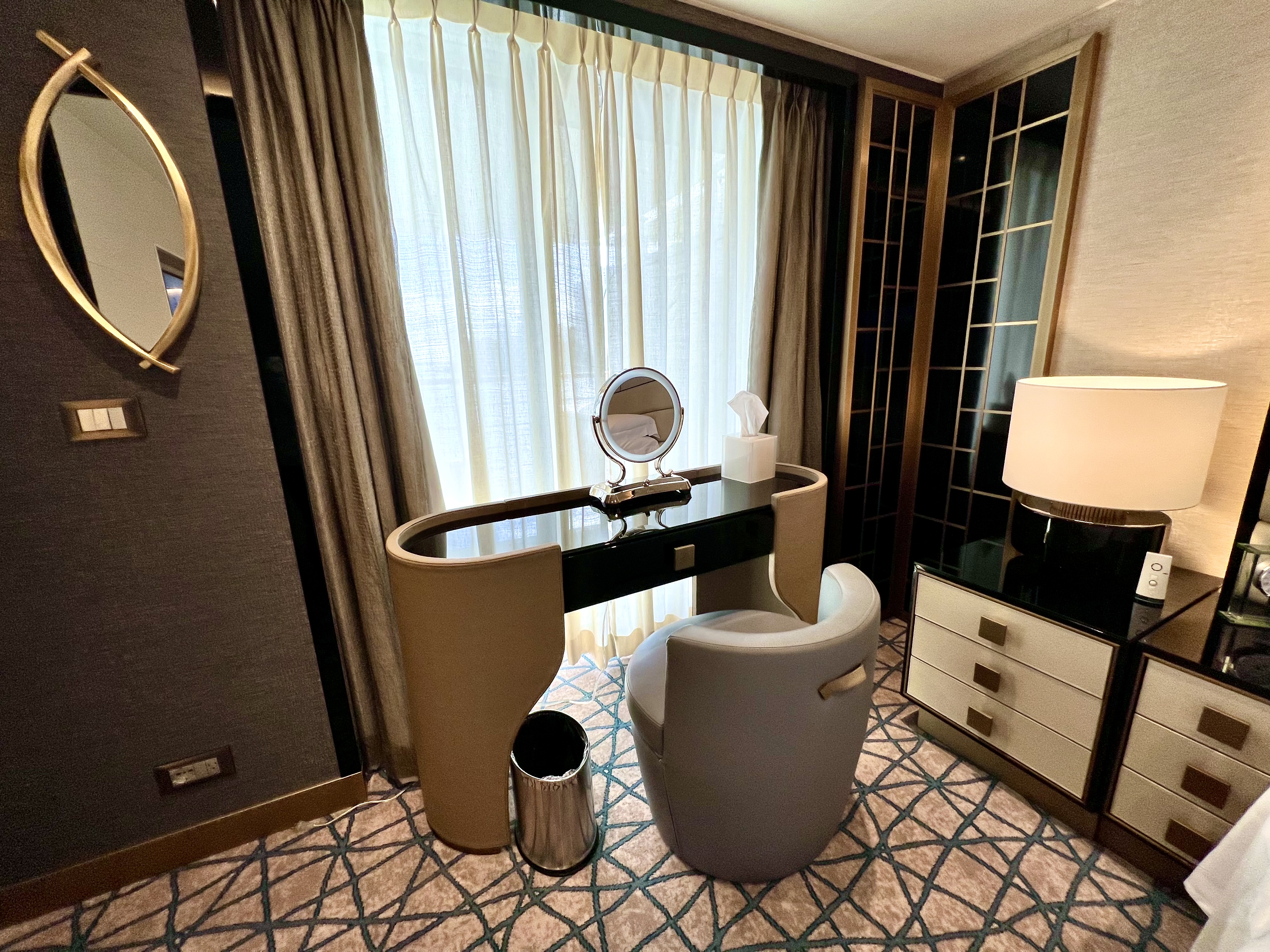 splendor suite bedroom