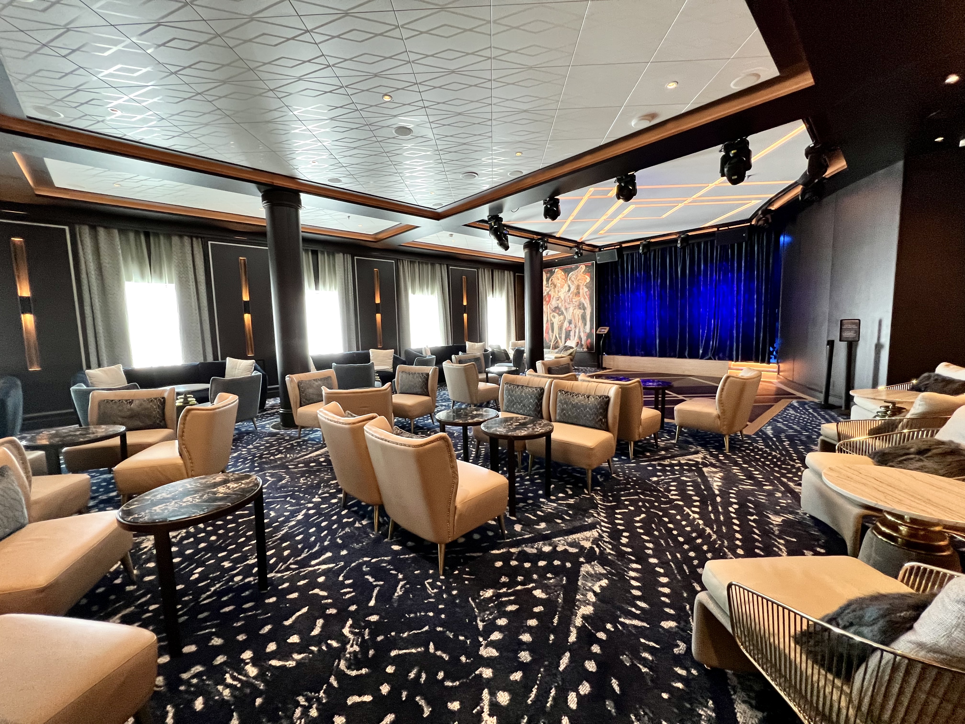 splendor lounge