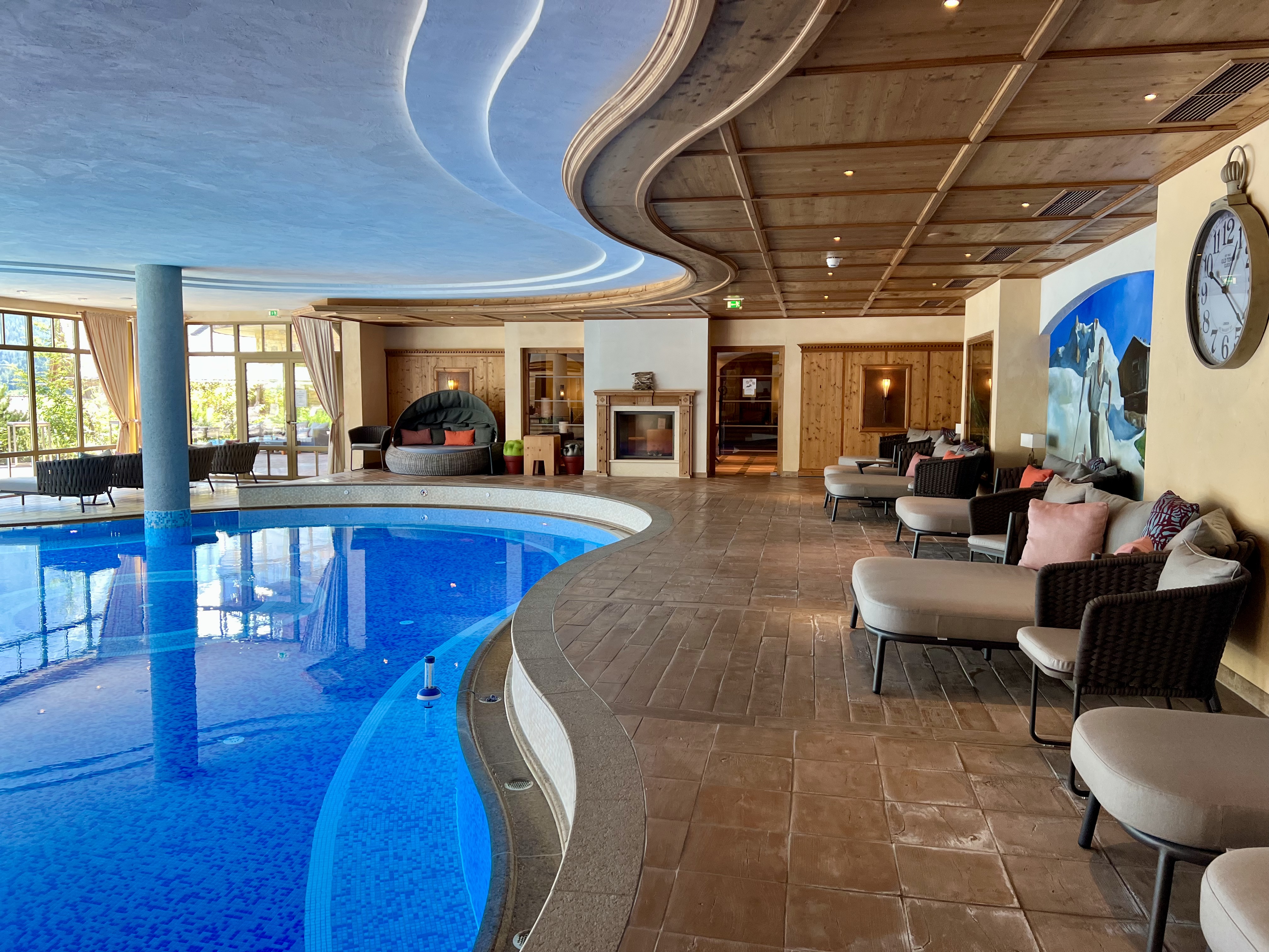 indoor pool post hotel Lermoos
