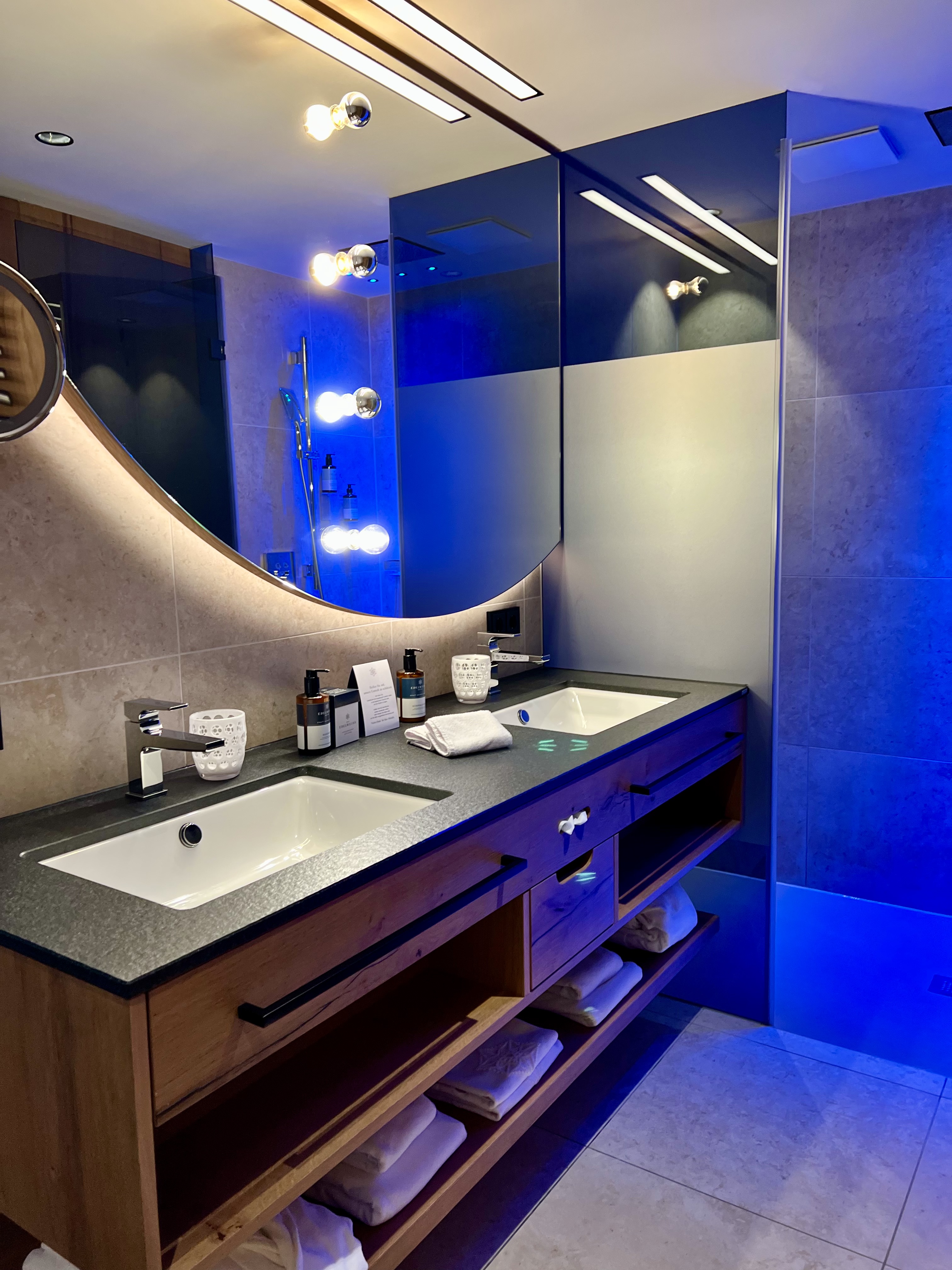 beautifully illuminated bathroom