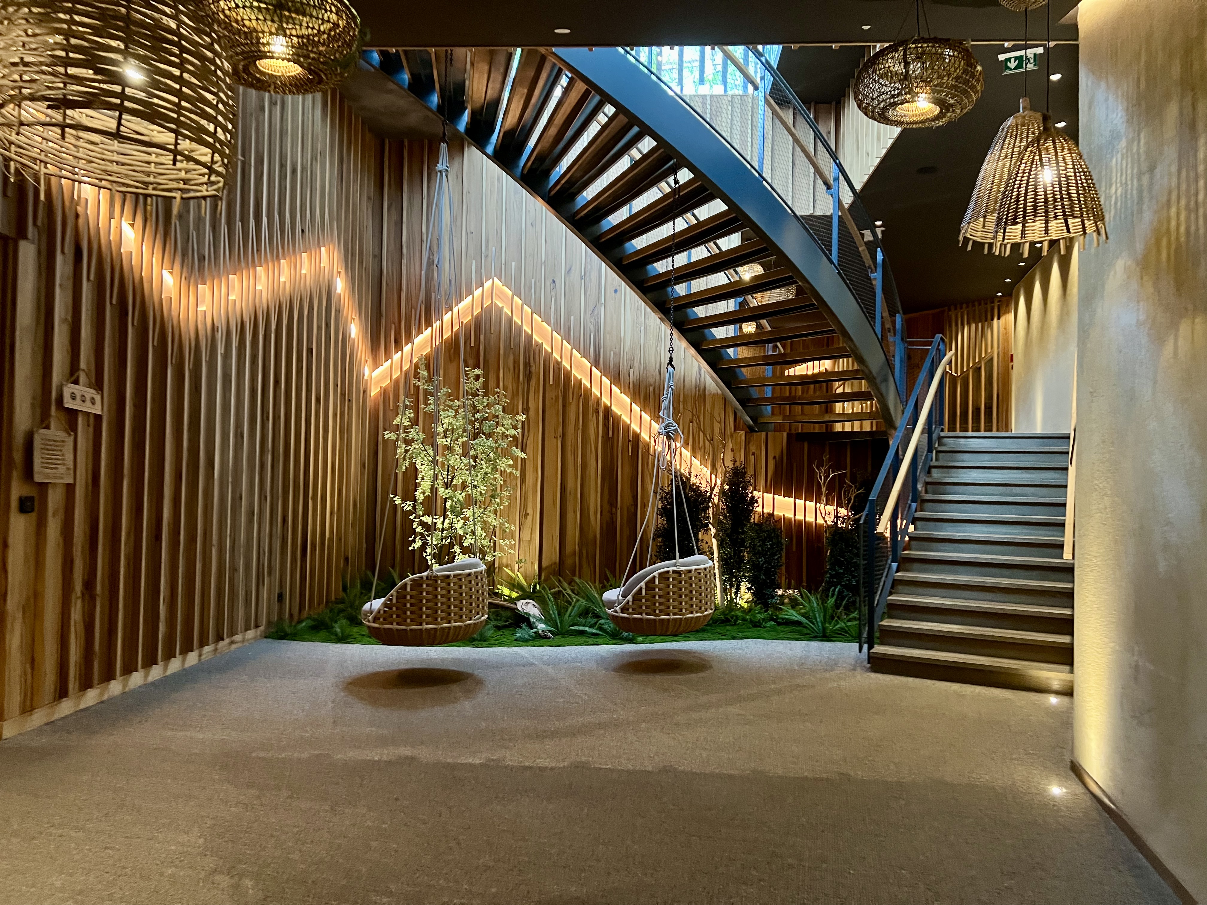 inside the Gmachl hang spa