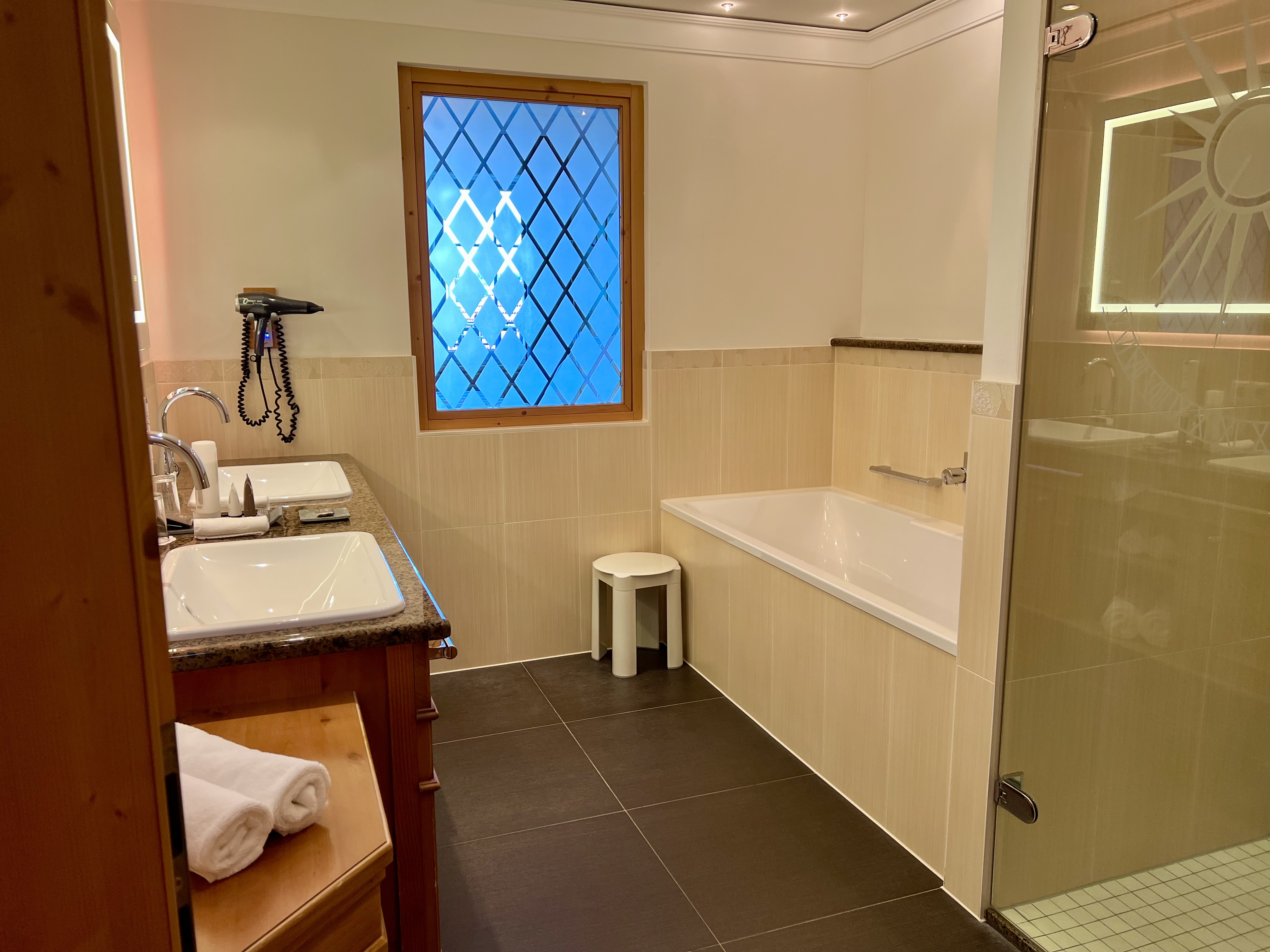 Jagdhof dream suite bathroom