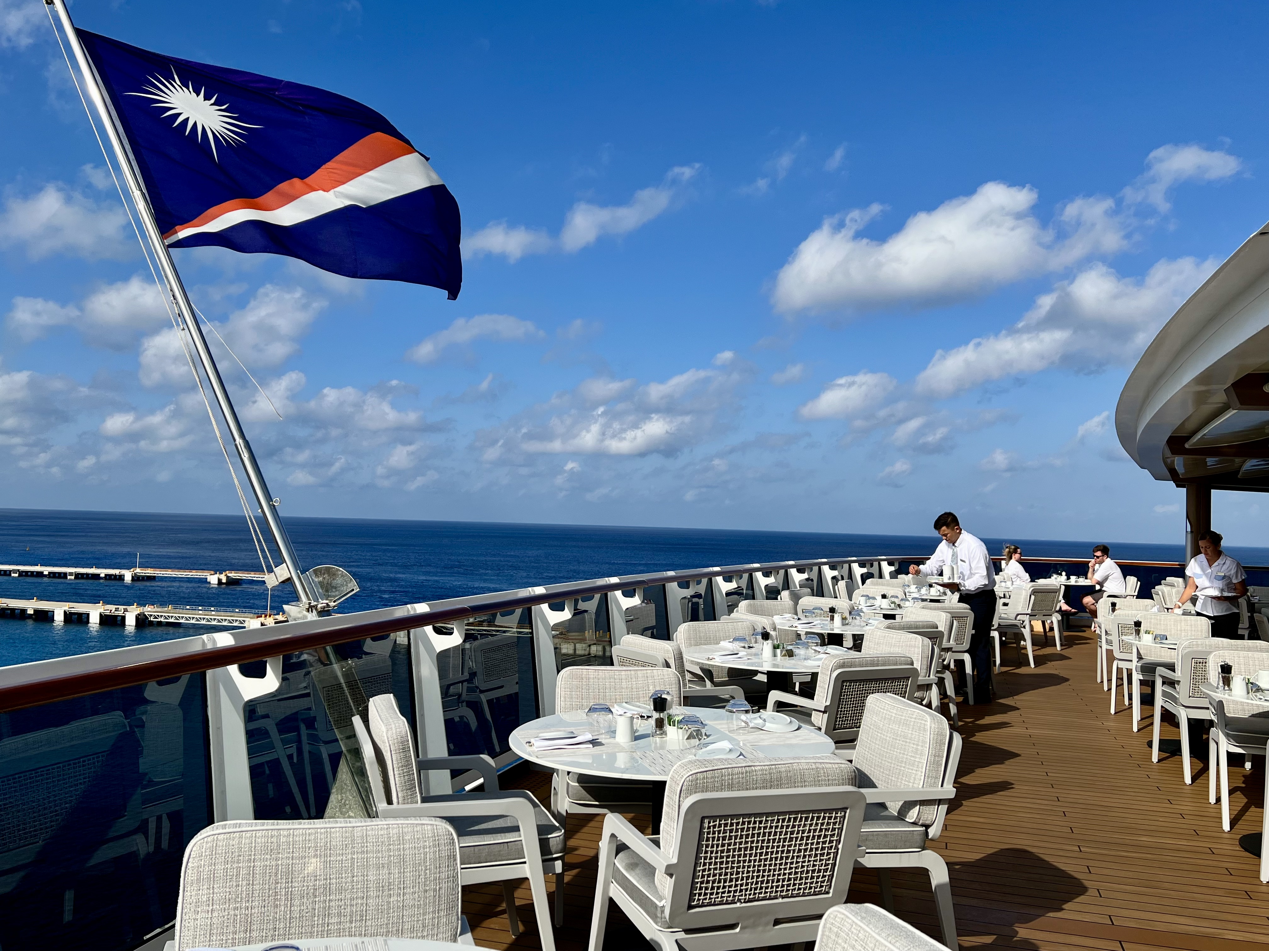 la veranda outdoor dining on the ship’s stern