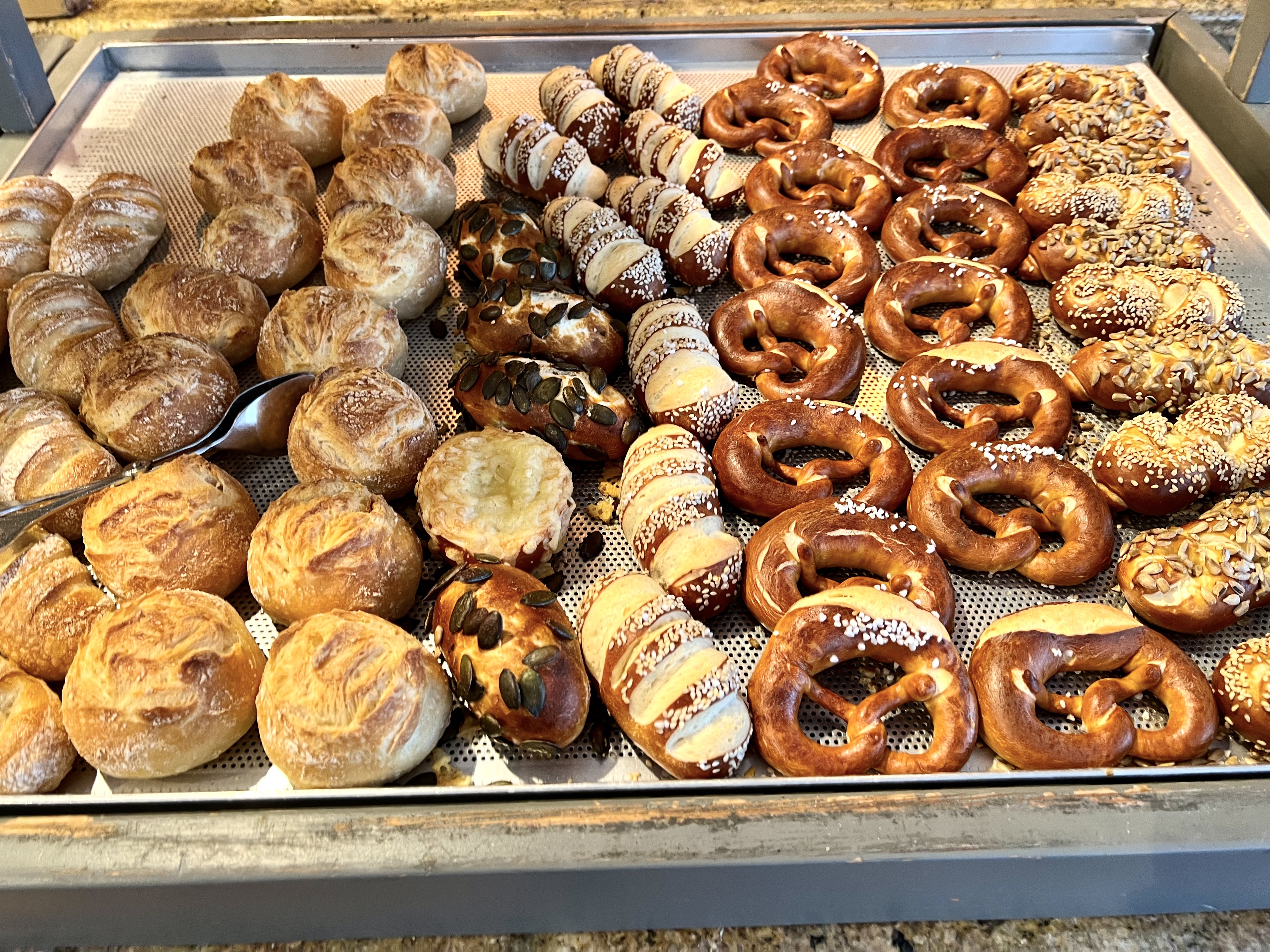 fresh-baked-rolls
