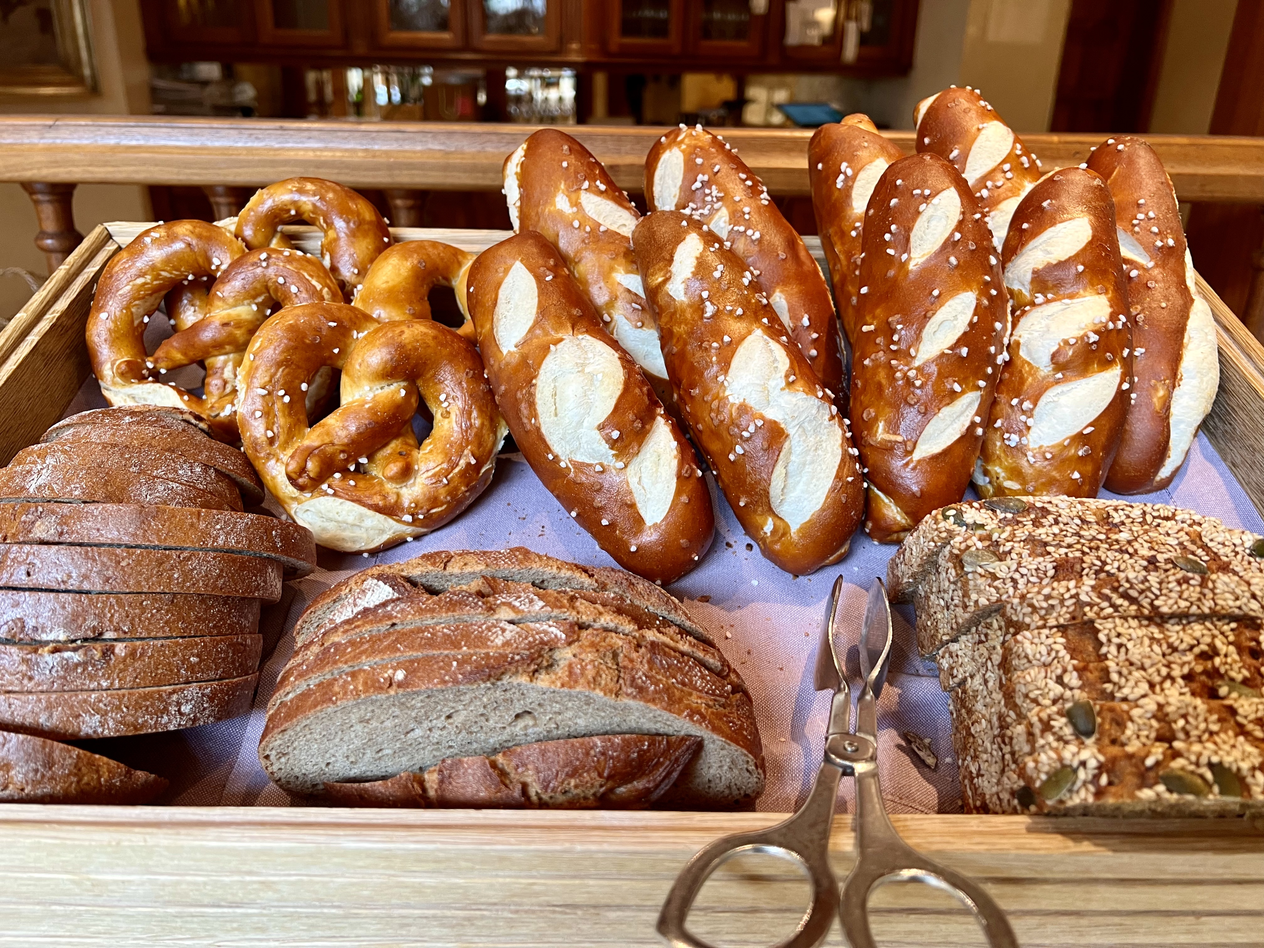 assortment-of-freshly-baked-bread