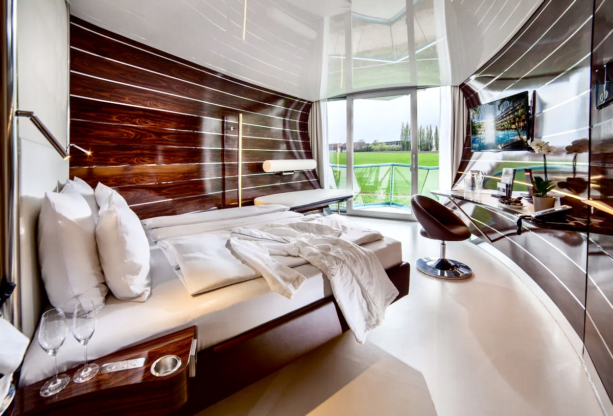 yacht-cabin-room