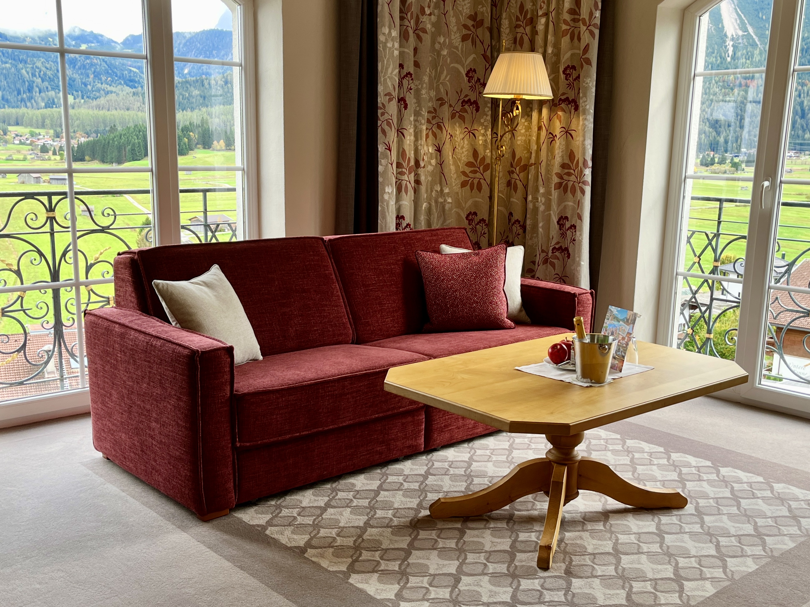 hotel-post-suite-sitting-room