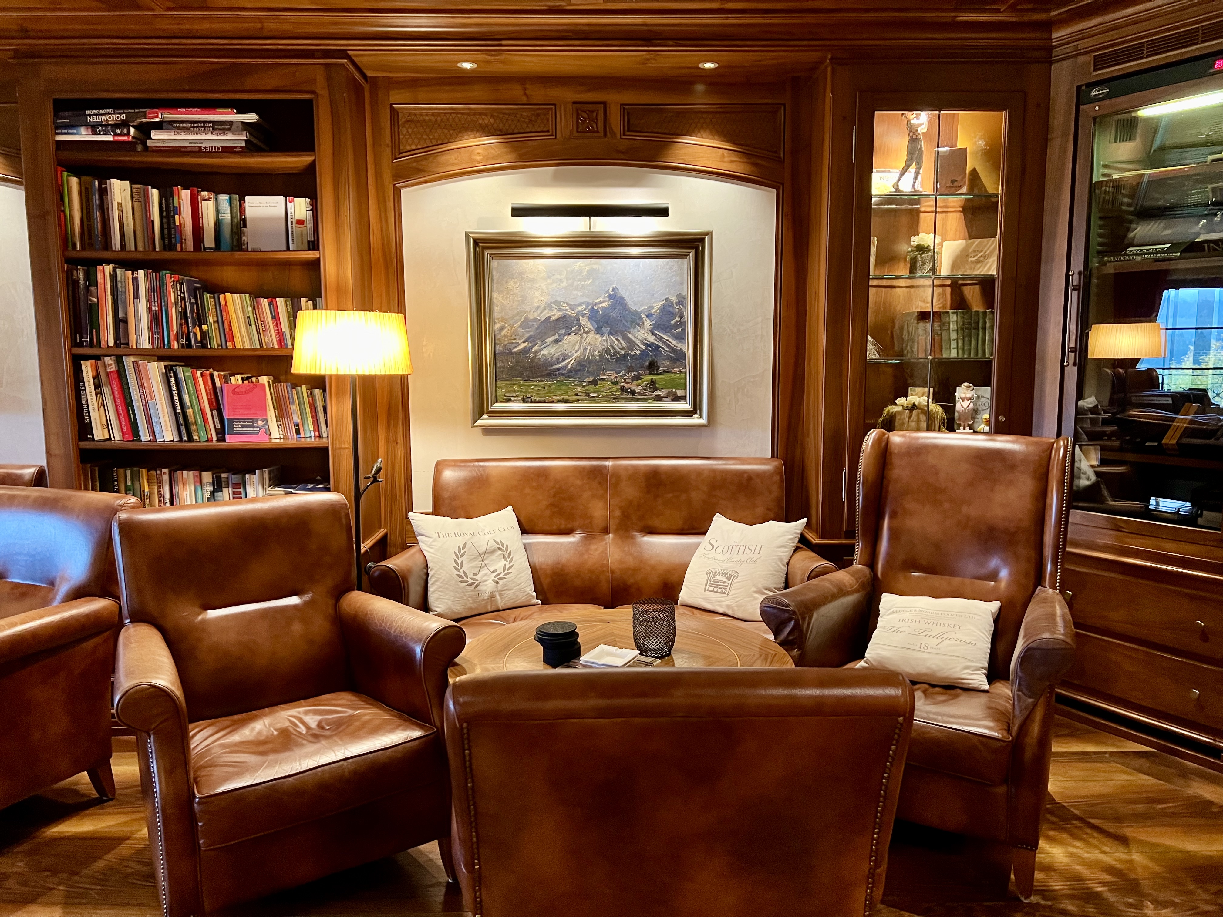 smoking-lounge-hotel-post