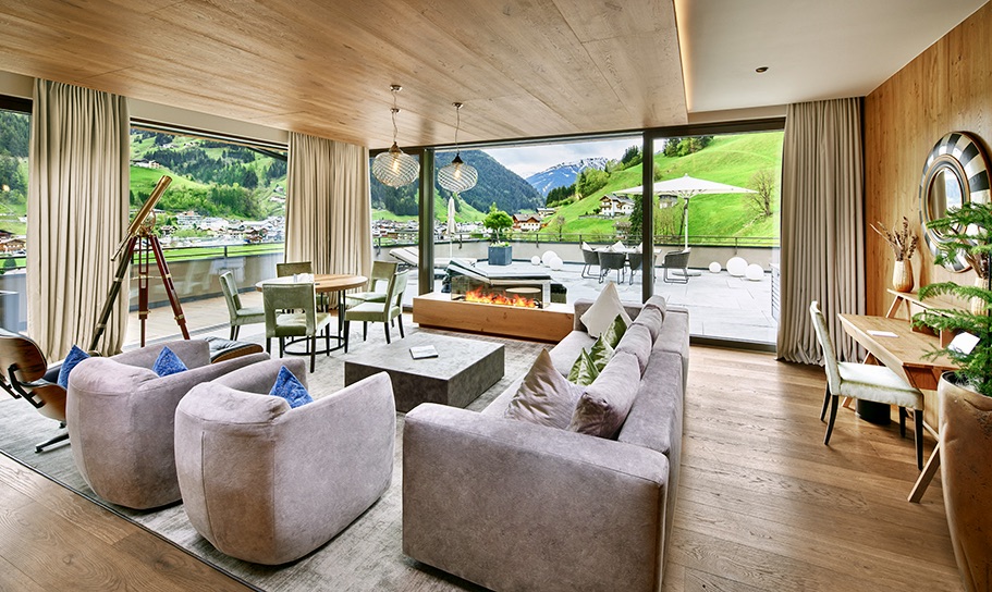 top penthouse suite e