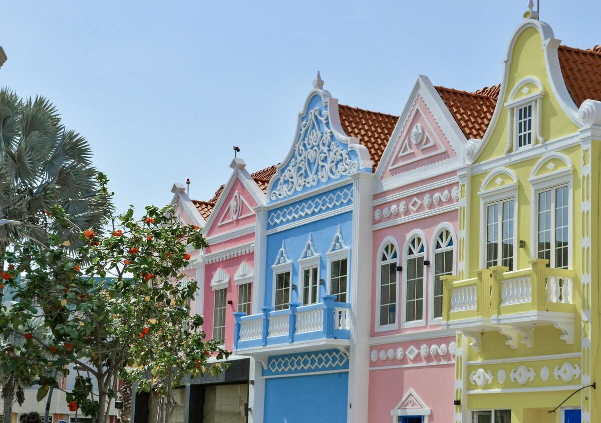 colorful-houses-aruba