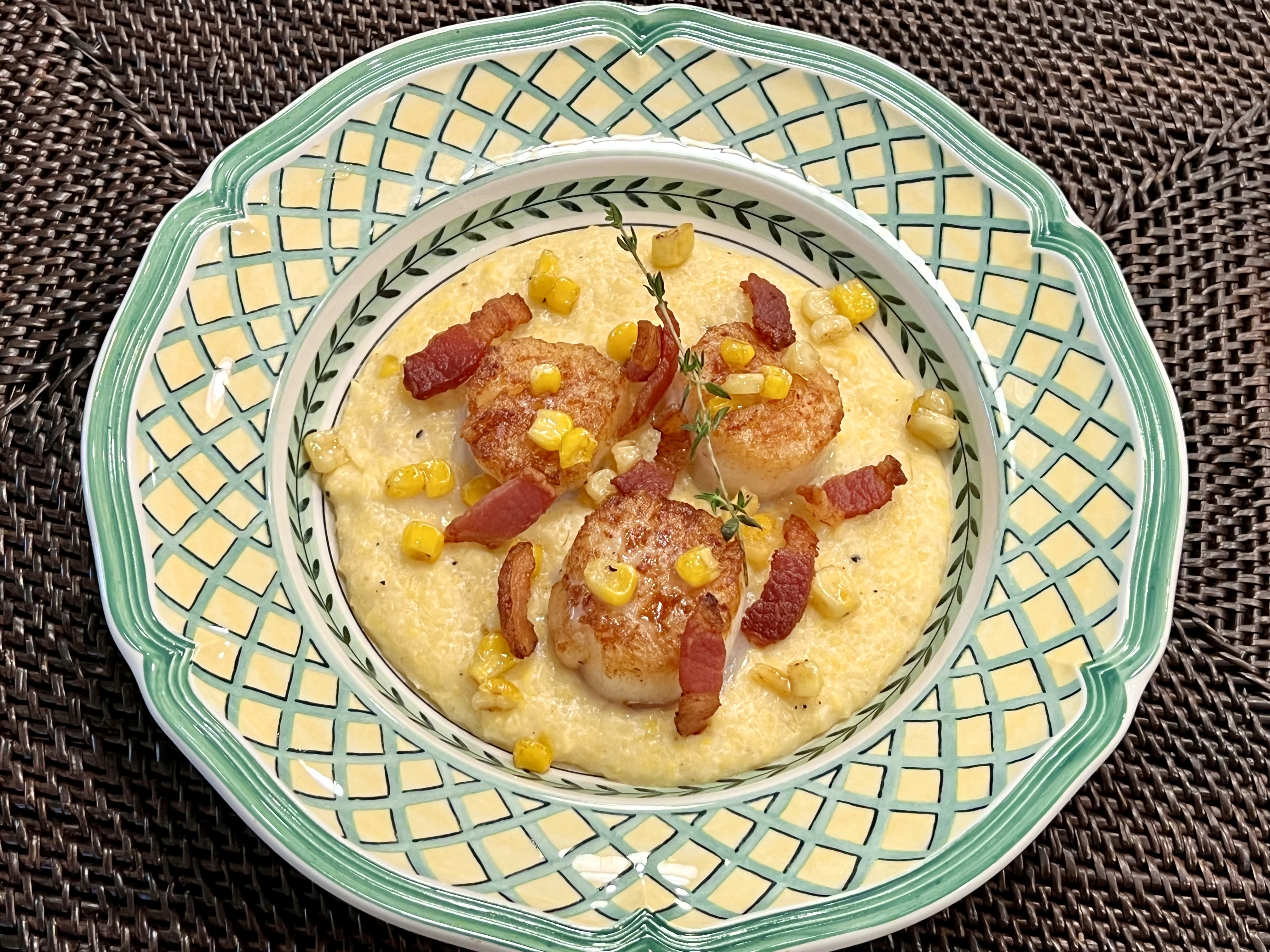 sea-scallops-with-bacon-on-creamy corn-polenta 