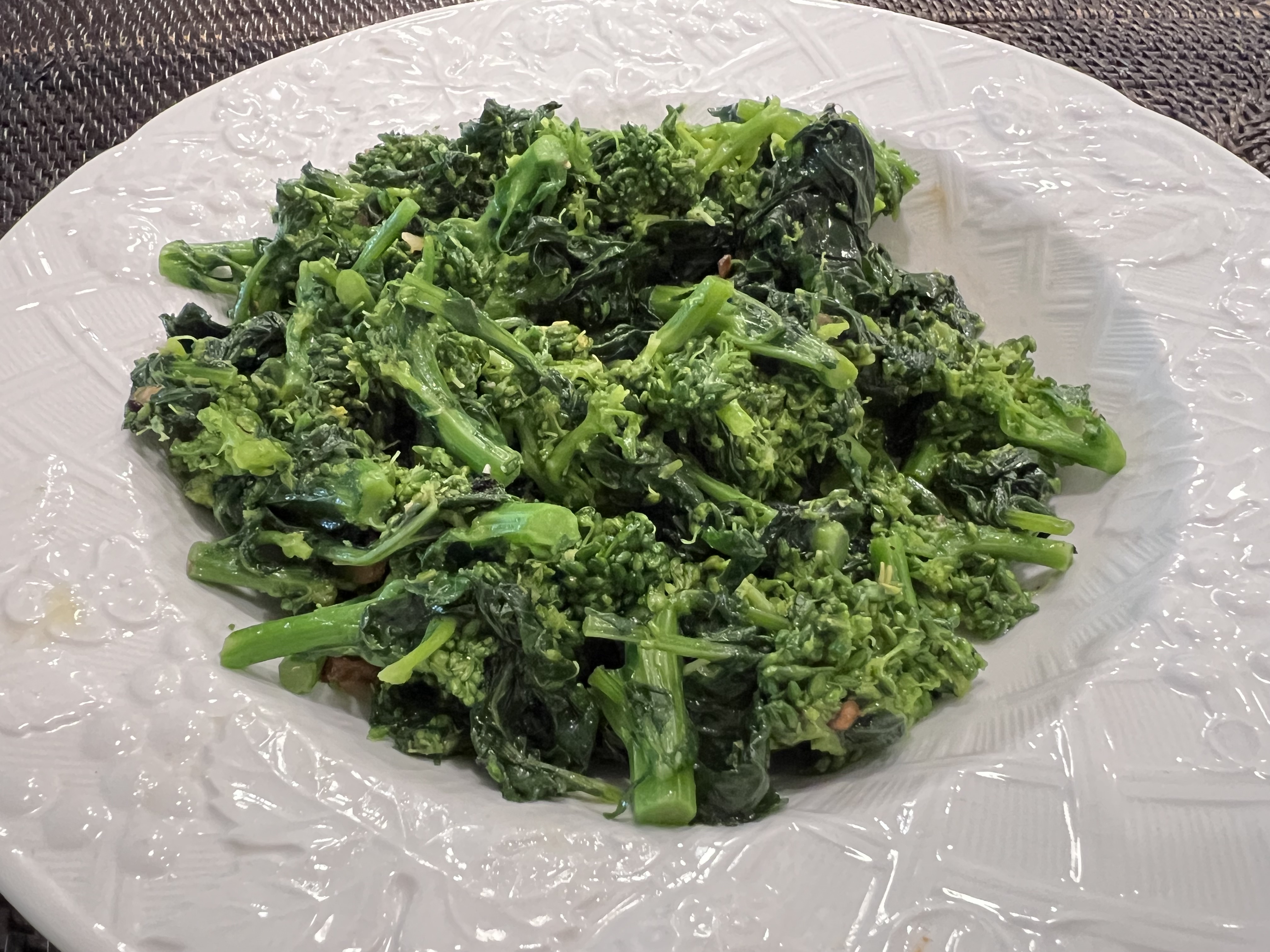 A bowl of sautéed, garlicky broccoli rabe
