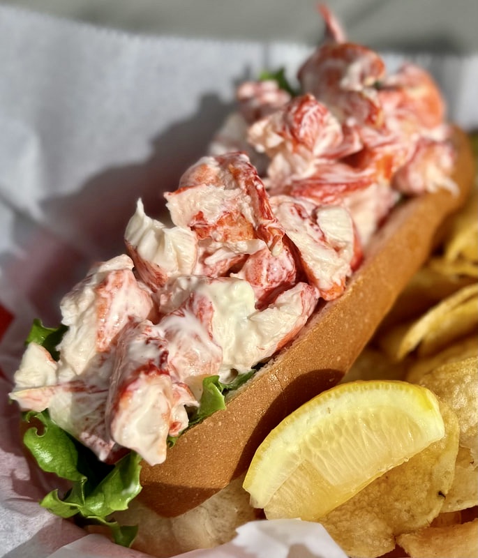 gilbert's chowder house Portland Maine lobbers roll